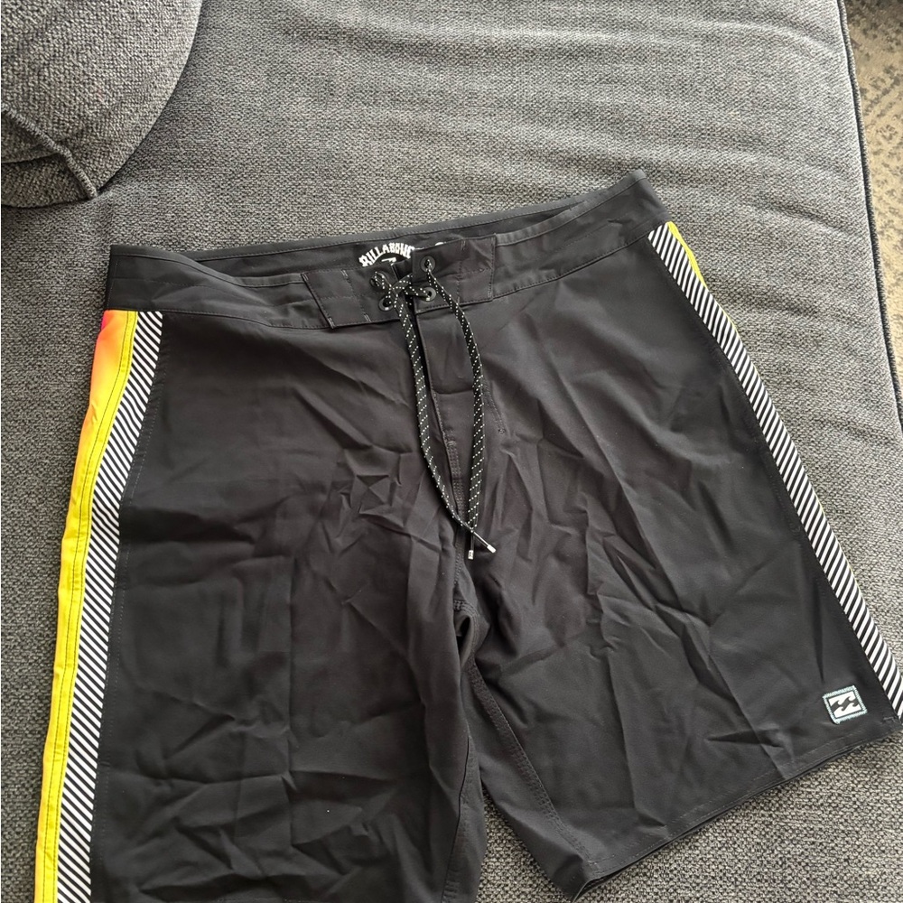 Billabong Black Board Shorts (size 32)